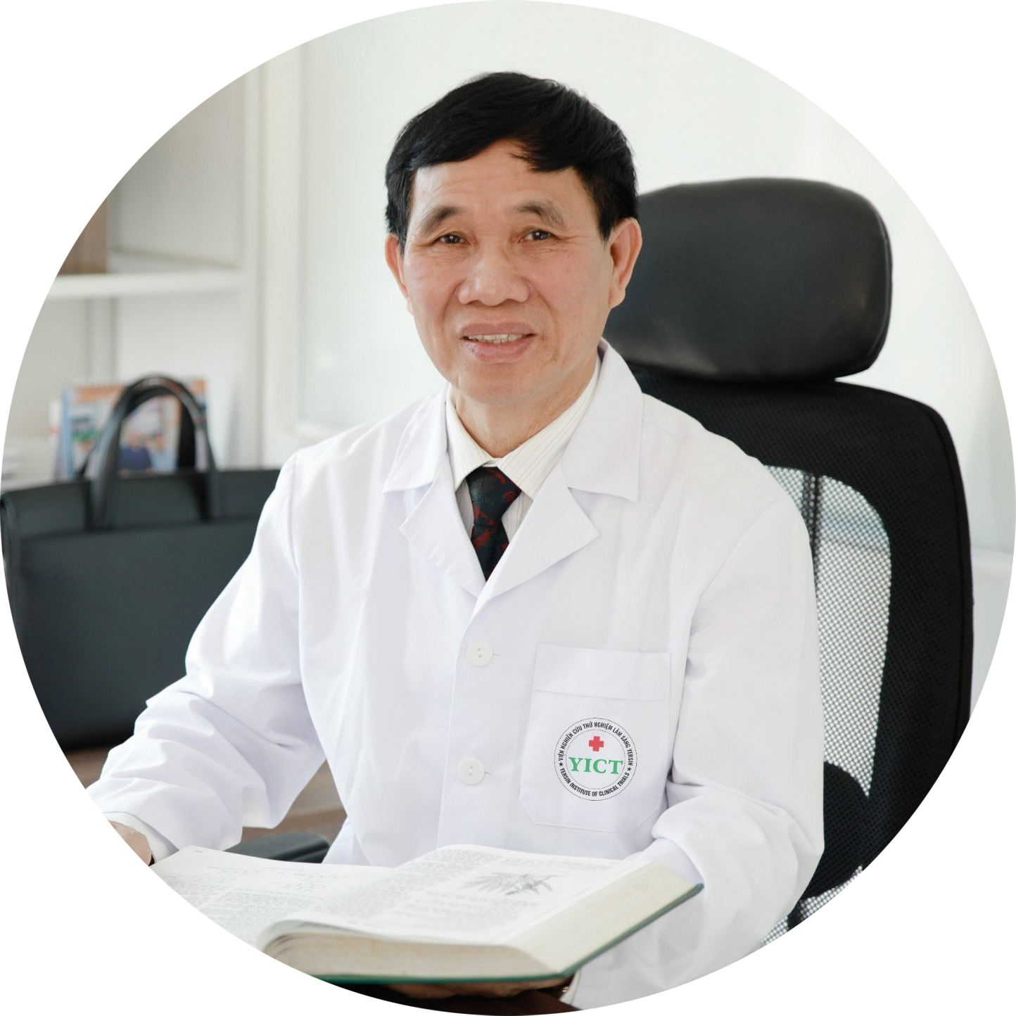 public/uploads/bac-si/nh-bac-sy-trieu-van.png public/uploads/bac-si/nh-bac-sy-trieu-van.png